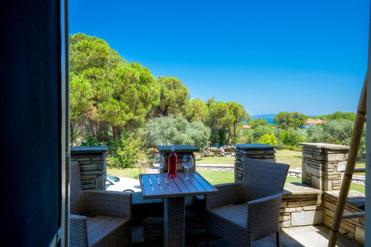 Petra Mare Suites Vourvourou Buitenkant foto