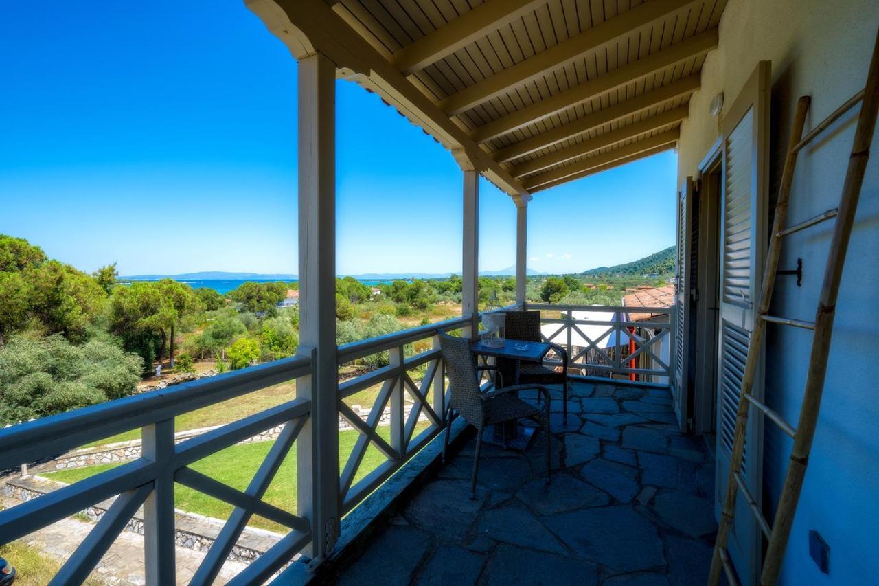 Petra Mare Suites Vourvourou Buitenkant foto